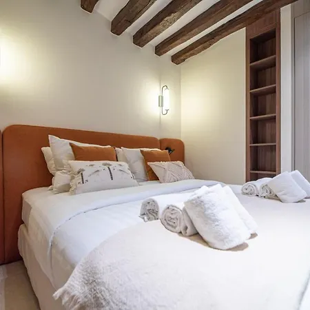 아파트 Luxury And Elegance Place Des Vosges 파리