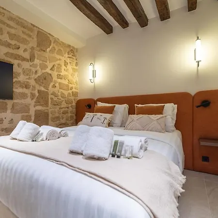 Luxury And Elegance Place Des Vosges * Париж