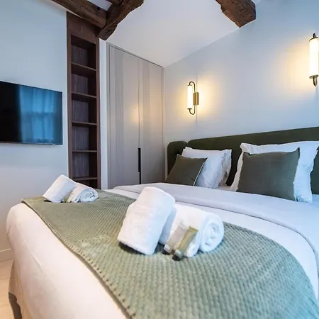 Luxury And Elegance Place Des Vosges Апартаменты *