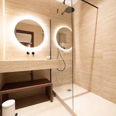 Luxury And Elegance Place Des Vosges *