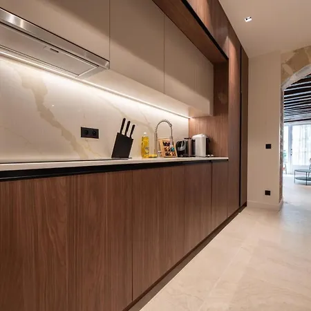 Luxury And Elegance Place Des Vosges Апартаменты *