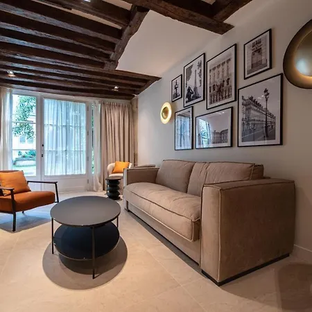 Апартаменты Luxury And Elegance Place Des Vosges Париж